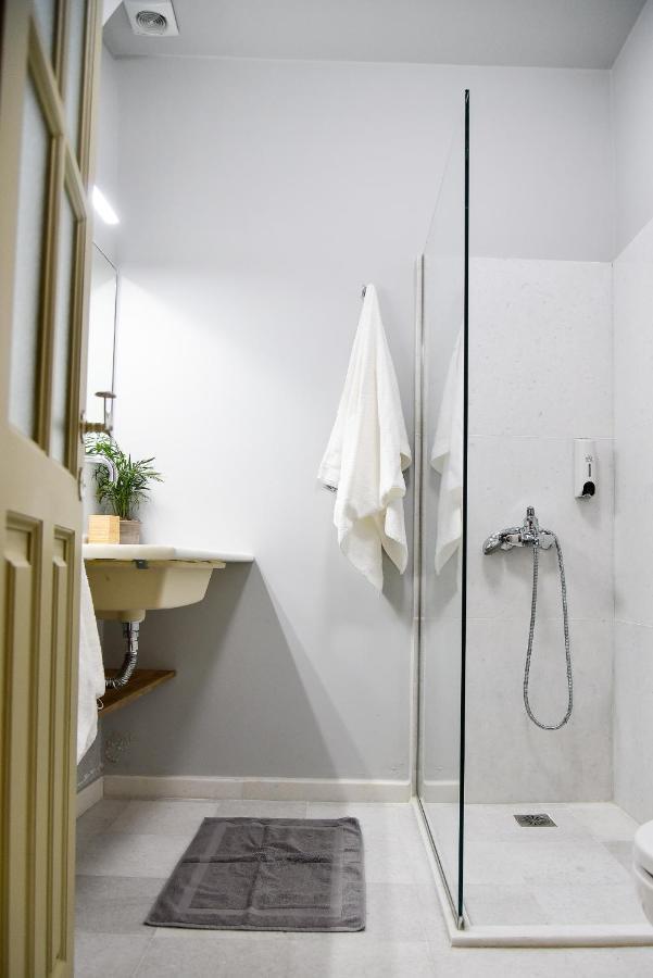 Erst Guest House Атина Екстериор снимка