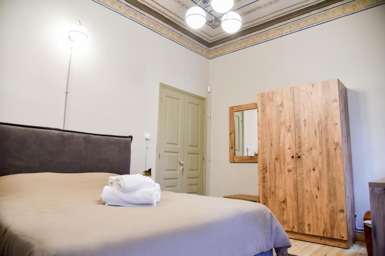 Erst Guest House Атина Екстериор снимка