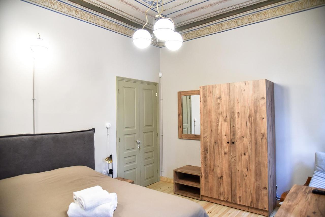 Erst Guest House Атина Екстериор снимка