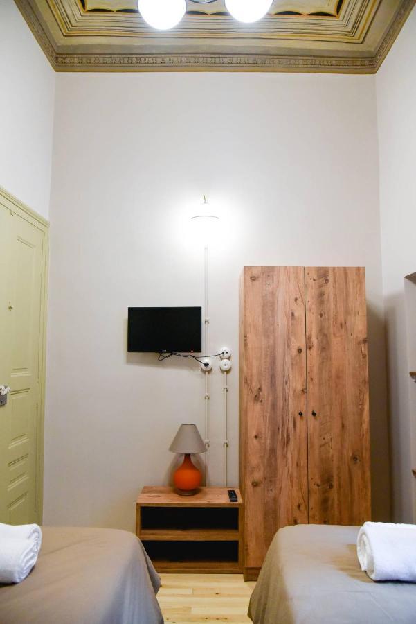 Erst Guest House Атина Екстериор снимка