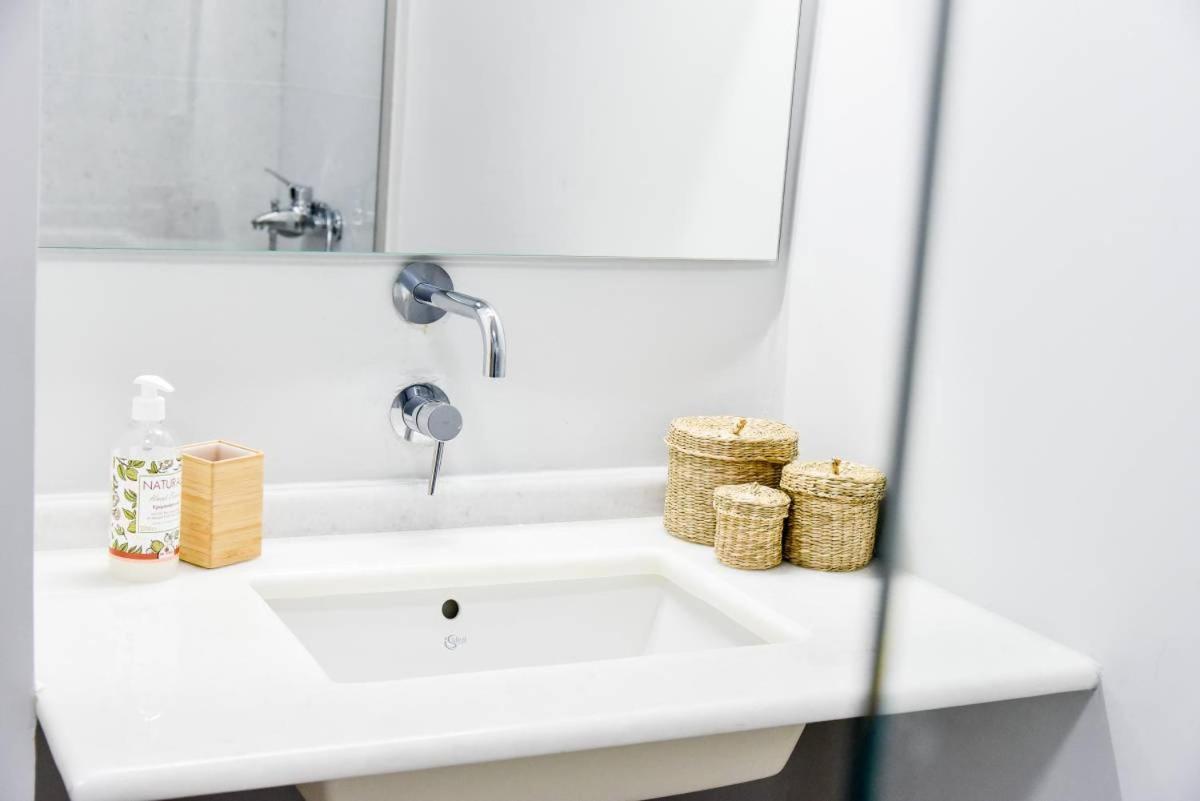 Erst Guest House Атина Екстериор снимка