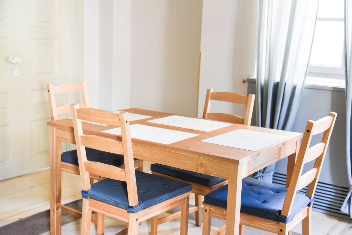 Erst Guest House Атина Екстериор снимка